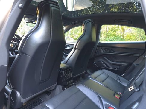 Used 2023 Porsche Taycan image 14