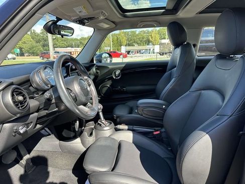 Used 2019 MINI Cooper S image 9