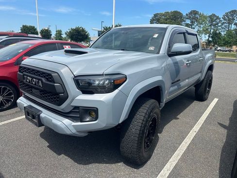 Used 2019 Toyota Tacoma TRD Sport AWD/4WD image 1