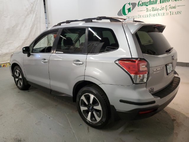 Used 2017 Subaru Forester 2.5i Premium w/ All-Weather Package AWD/4WD image 4