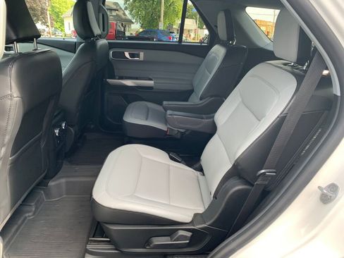Used 2021 Ford Explorer XLT w/ Equipment Group 202A image 26