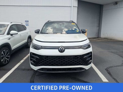 Used 2026 Volkswagen Tiguan SE R-Line AWD/4WD image 2