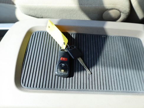 Used 2013 Nissan Armada SV image 14