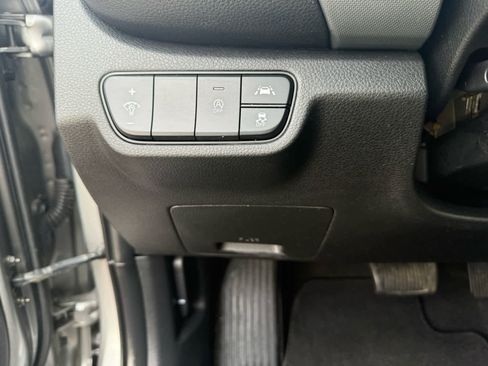 Used 2023 Kia Seltos LX image 12