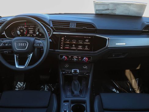 New 2025 Audi Q3 2.0T Premium image 17