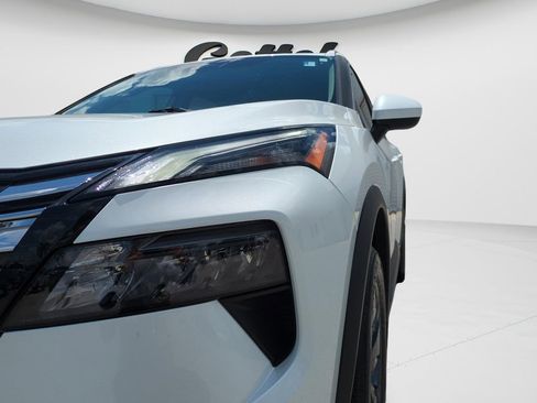 Certified 2025 Nissan Rogue SV w/ SV Premium Package FWD image 25