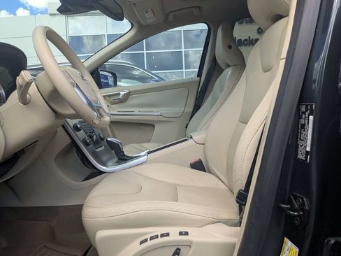 Used 2013 Volvo XC60 3.2 FWD image 2