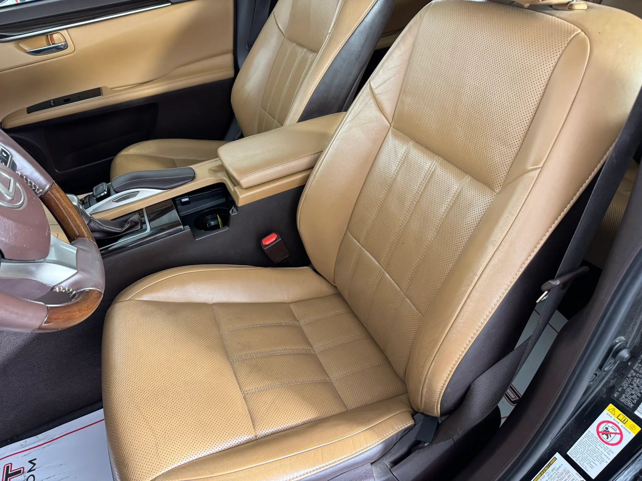 Used 2016 Lexus ES 350 w/ Luxury Package w/Wood Trim FWD image 38