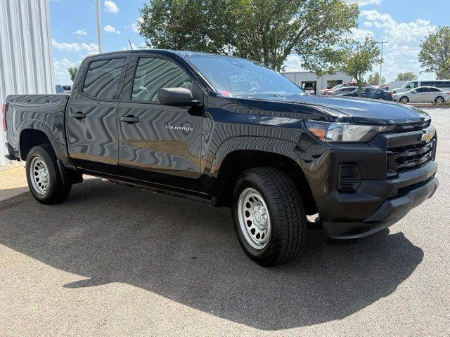 Used 2024 Chevrolet Colorado W/T RWD image 17