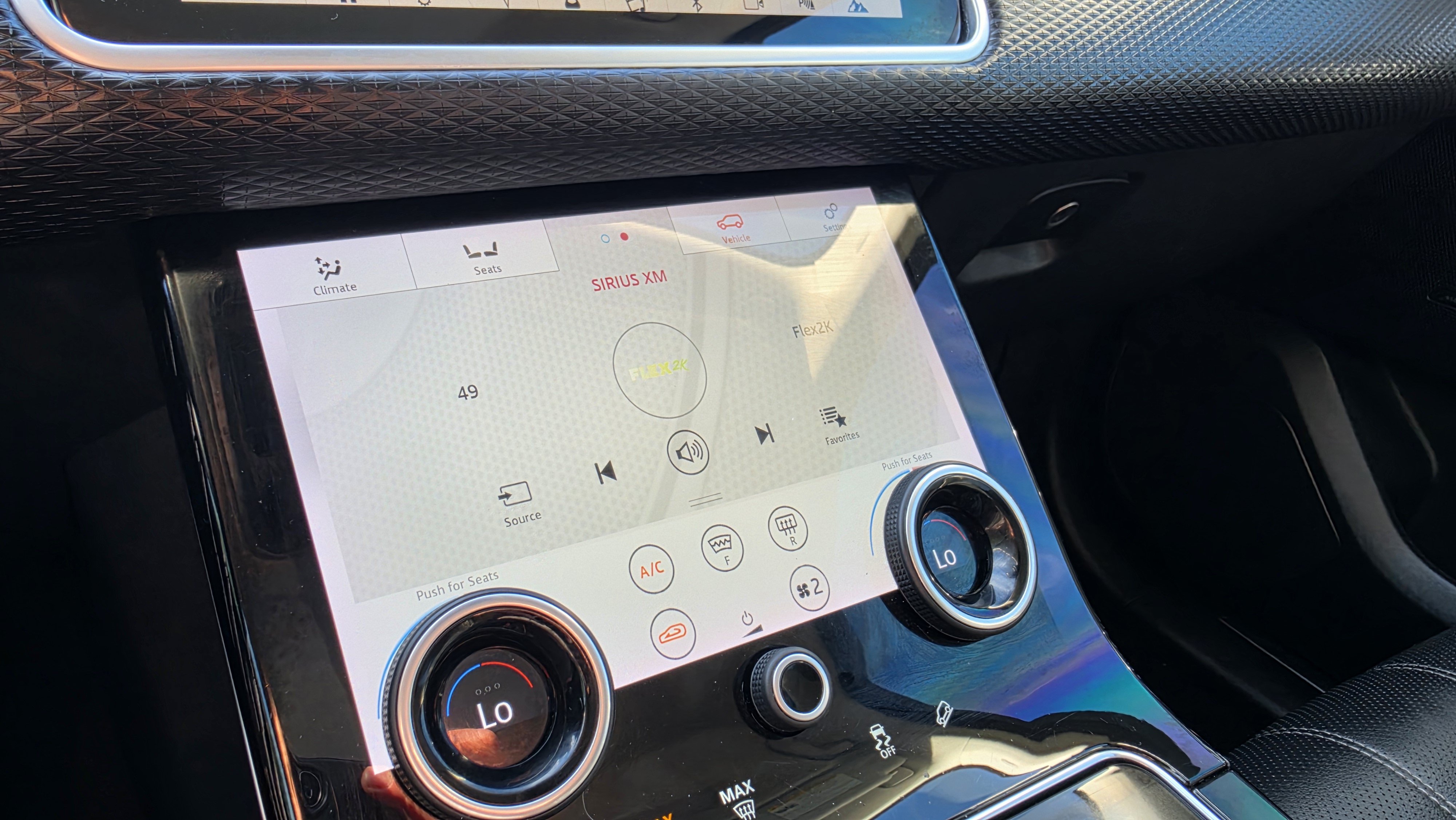 Used 2018 Land Rover Range Rover Velar S AWD/4WD image 39