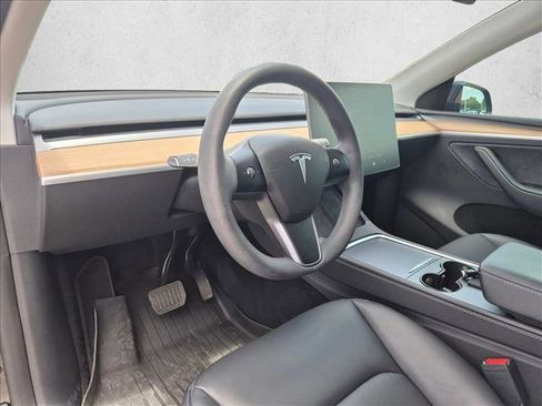Used 2024 Tesla Model Y Long Range AWD/4WD image 10