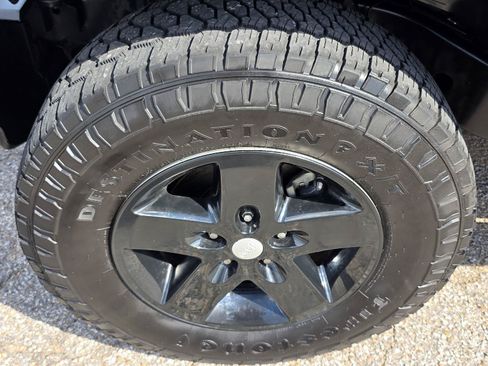 Used 2015 Jeep Wrangler Unlimited Sport w/ Quick Order Package 24S AWD/4WD image 41
