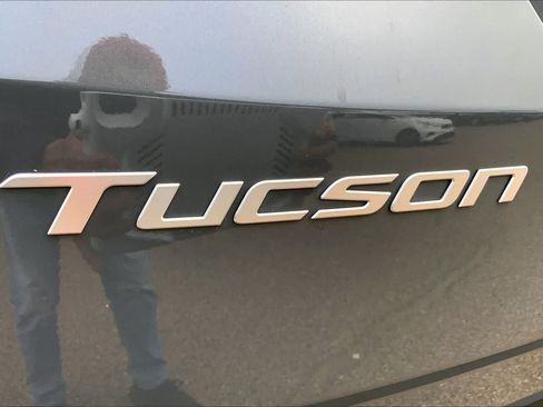 Used 2025 Hyundai Tucson Limited FWD image 10