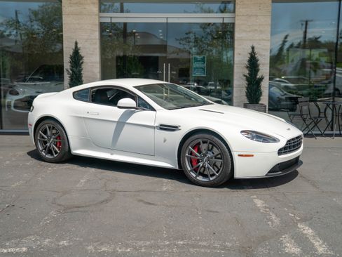 Used 2015 Aston Martin V8 Vantage GT image 45