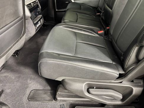 Used 2024 Jeep Wagoneer L Series II w/ Flexible Seating Group image 25