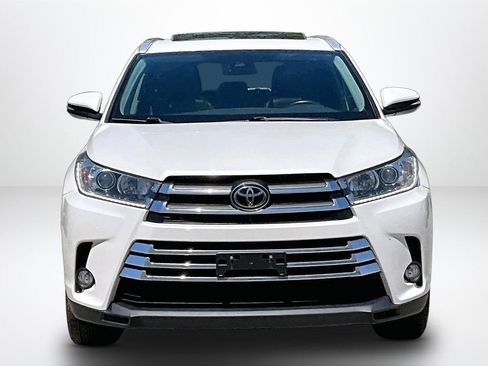 Used 2019 Toyota Highlander SE AWD/4WD image 2