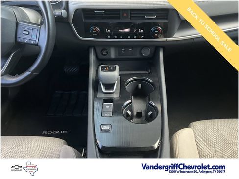 Used 2025 Nissan Rogue SV FWD image 9