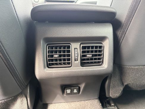 Used 2025 Toyota Camry SE image 22