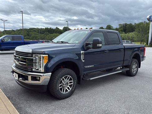 Used 2017 Ford F250 Lariat w/ Lariat Value Package AWD/4WD image 1