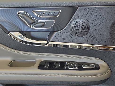 Used 2023 Lincoln Corsair AWD w/ Equipment Group 101A image 29