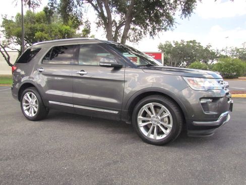 Used 2018 Ford Explorer Limited w/ Equipment Group 301A image 11