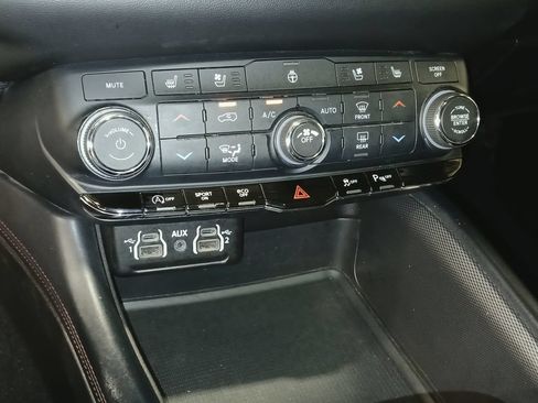 Used 2023 Dodge Durango GT AWD/4WD image 23