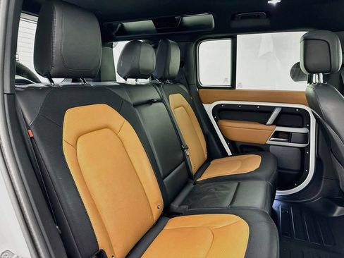 Certified 2024 Land Rover Defender 110 X-Dynamic SE AWD/4WD image 28