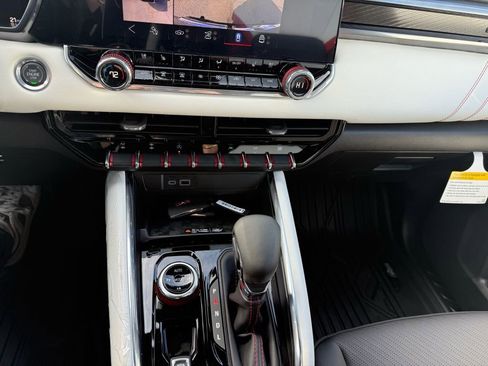 New 2026 GMC Canyon AT4X w/ AT4X AEV Edition image 16