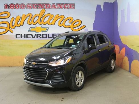 Used 2019 Chevrolet Trax LT w/ LT Convenience Package AWD/4WD image 2