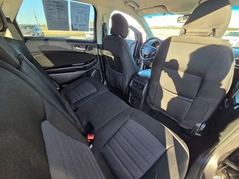 Used 2019 Ford Edge SE image 31