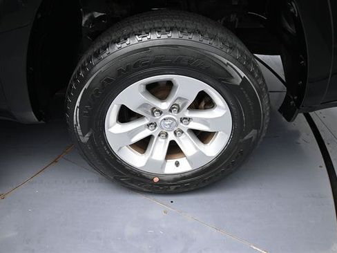 Used 2019 RAM 1500 Laramie AWD/4WD image 22