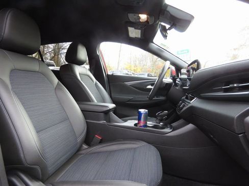 Used 2024 Buick Envista Preferred image 14