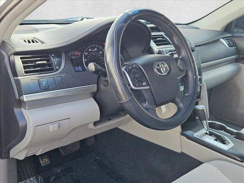 Used 2014 Toyota Camry LE image 10