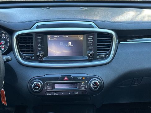 Used 2019 Kia Sorento AWD V6 image 20