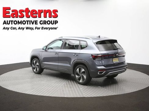 Used 2025 Volkswagen Taos SE AWD/4WD image 62