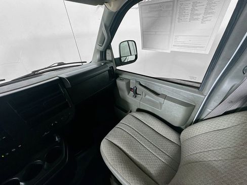 Used 2023 GMC Savana 2500 Work Van w/ Driver Convenience Package image 11
