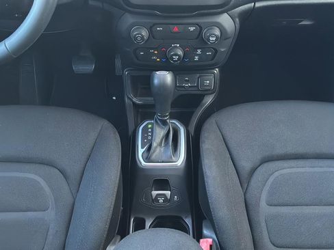 Used 2019 Jeep Renegade Latitude image 20