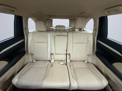 Used 2016 Toyota Highlander Plus AWD/4WD image 17