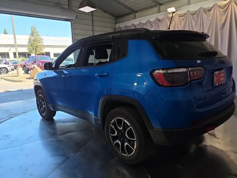 Used 2024 Jeep Compass Trailhawk AWD/4WD image 7
