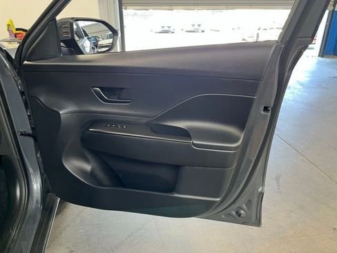 Used 2024 Hyundai Kona SEL FWD image 11