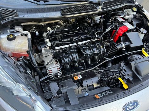 Used 2017 Ford Fiesta SE image 18
