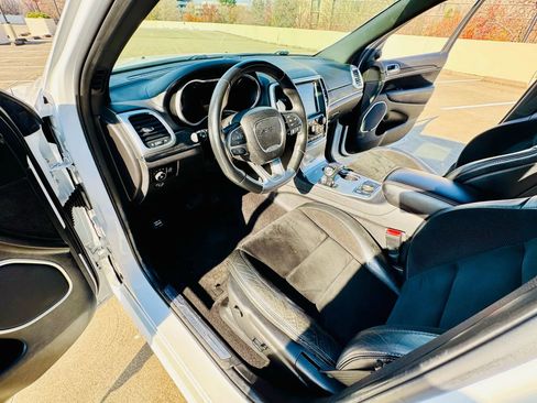 Used 2014 Jeep Grand Cherokee SRT8 w/ Luxury Group II image 36