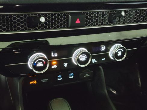 Used 2025 Honda Civic Sport image 24