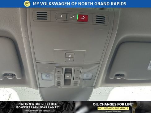 New 2026 Volkswagen Taos SE image 27