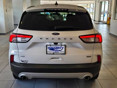 Used 2022 Ford Escape SE FWD image 11