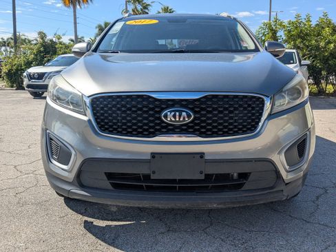 Used 2017 Kia Sorento AWD image 9