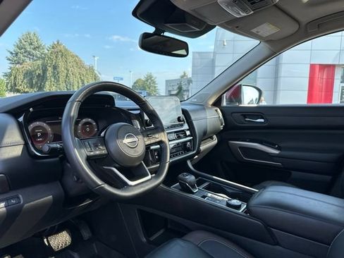 Certified 2022 Nissan Pathfinder Platinum w/ Cargo Package AWD/4WD image 15