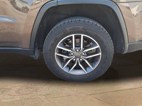 Used 2020 Jeep Grand Cherokee Laredo w/ Quick Order Package 2BN North AWD/4WD image 24