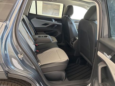 New 2026 Volkswagen Tiguan SE AWD/4WD image 32