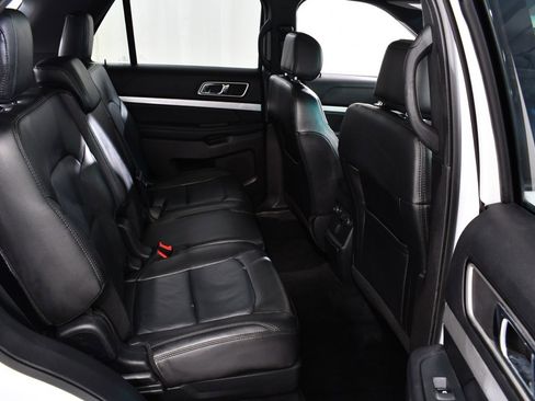 Used 2017 Ford Explorer XLT w/ Equipment Group 202A image 19